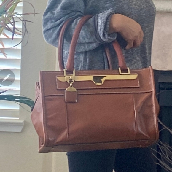 Chloe - Picture 7 of 11